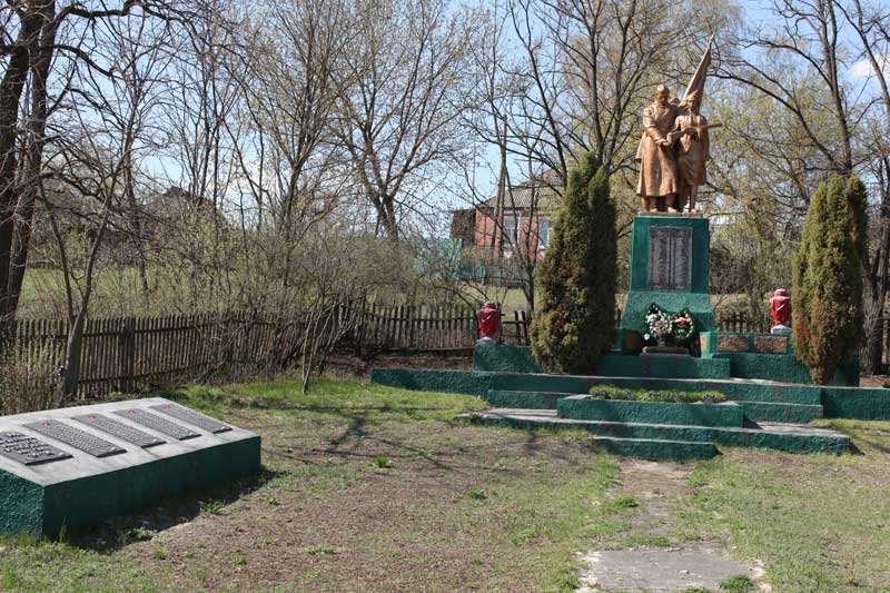 http://memorial.kharkov.ua/sites/memorial/Base/Volchanskiy/Starica/Starica_01.jpg